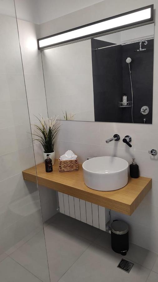 Van Studio Năvodari Extérieur photo
